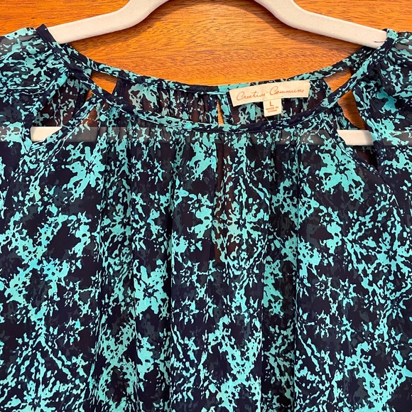 Creative Commune navy & turquoise patterned top - Picture 2 of 11